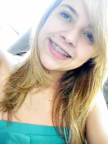 É muito bom saber que tem pessoas que me odeiam ! 
É o ódio profundo delas que me dá forças para continuar em frente, exalando a minha felicidade (: