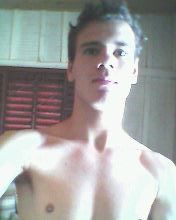 Quando me sinto So te faço mais Presente....
     Eu Fecho os meus olhos e enchergo a gente,,,(8)
http://t.co/h81B4SPLul