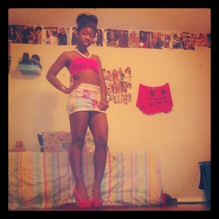 , --- STOP tweet watchiinqq andd peepinqq her AVI ( FOLLOW my Bestfriiendd ) Trueee shiit yooo ! ♡