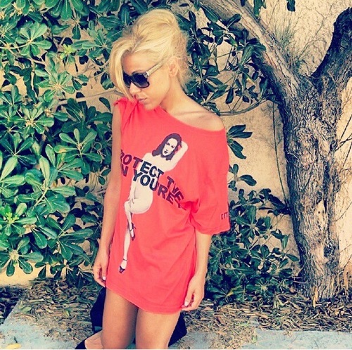 blondieblake's profile picture. an artist in every sense of the world.
let me express myself.
oh, i got a thing for bad blogger bitches.