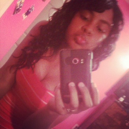 • Chillin in paradise - Living The Good Life _ Dont like wht i tweet ? Well Bounce & Get Off my shxt *tuah HELLOOOOO ! ! Bestfriend here ily nisha @HotGirl_Ash