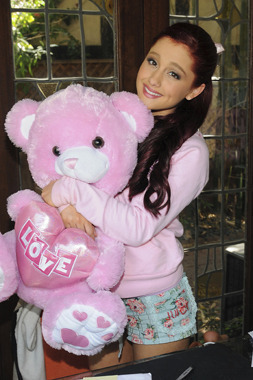 I Love Too @ArianaGrande  ♥  ♥  ♥ ∞
