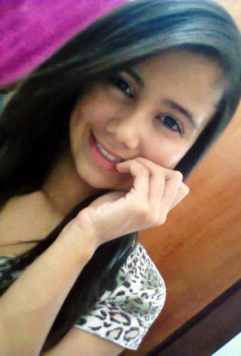 Minha bfv @umaabsinto_ ! Ciumenta, dramática, chata, estranha, teimosa, Apaixonada pelo @gusttavo_lima . .Me siga e ganhe uma bala \õ