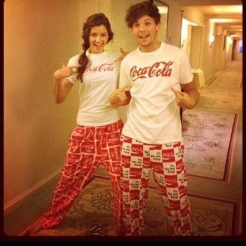 HK1DMAD's profile picture. Those 1D boys osh. x factor tour, theatre tour 23.12.11- met harrys Grandma + godmother :) FOLLOW IF A DIRECTIONER