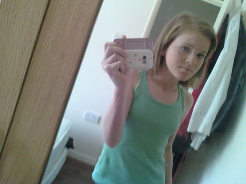 Hey im 13, i love animals and my friends. follow me and i will follow back x