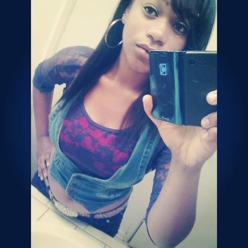 I'm Very Outgoing , Don't Deal W/ Drama , I Am A Model, I Play Basketball 3 , I'm S I N G L E & I Always Love ;) #TeamFollowBack