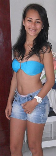 Sou chata , Ciumenta , Carinhosa ,  Ariana e Vivo a vida Loucamente ;}