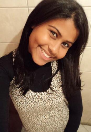* Eu nao sou a mais bonita , nem tenho o mais lindo sorriso. Eu não me pareço com a barbie e não tenho todos os ideais de beleza, eu sonho acordada ...