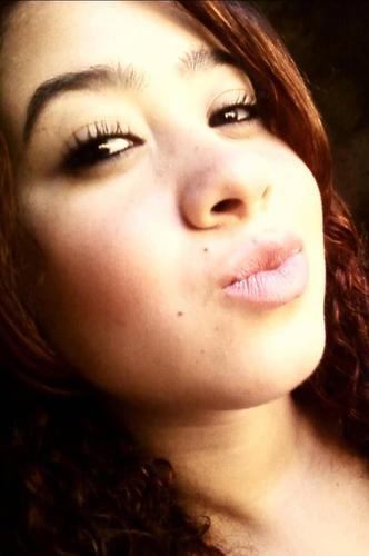 Ana Benfica , 17 anos , corinthiana , musica , familia s2 , amigos *-*' , posso ser uma menina chata mais saiba me levar que saberei ti valorizar !