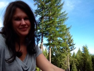 AimeeMCM's profile picture. a knitting obsessed lys owner / knitwear designer with three kids and a house full of yarn