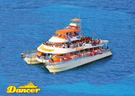 The coolest way to sail across Cancun's bay.