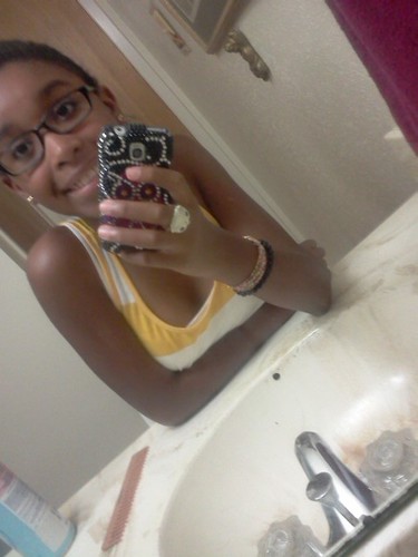 just a typical 13 yr. old chasin dreams nd lookin for the right guyy!i like to have funn nd be my normal crazy selff!you can love me or hate me!(choose);)