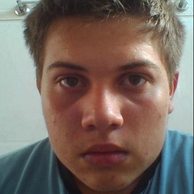 sou rockero, metaleiro e não gosto muito da sociedade, se você me ama, parabéns porque eu também te amo
