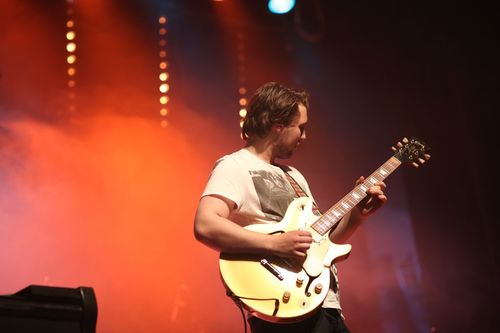 bvalderhaug's profile picture. Gitarist og sjølutnemt rakettforsker!