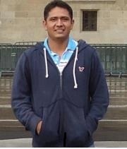 Programador por afición, pero mas  por necesidad. El de la foto soy yo.