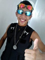 - se e pra ser feliz , quero ser feliz do meu jeito ! Segue rs ;D