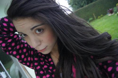 Jooana Hildenbrand ;*Natural de Campo Alegre mas moro em Curitiba, logo tô em SBS de novo!
17 anos. Amo música eletrônica e tudo de bom desta vida! haha