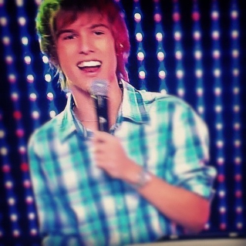 Mais uma fã da pessoa MARAVILHOSA que é o @eduardosurita, não só na beleza mais tambem no carater! TE AMO ♥ Since:03/01/11 @BiaNobre_