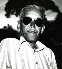Saudades da época que não vivi.
Homenagem ao poeta Angenor de Oliveira, o Cartola. Por Guilherme Pierri. contato@raizdosamba.com.br .