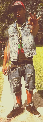 Life iz a Bitch but sumtymez she make me luva,. .