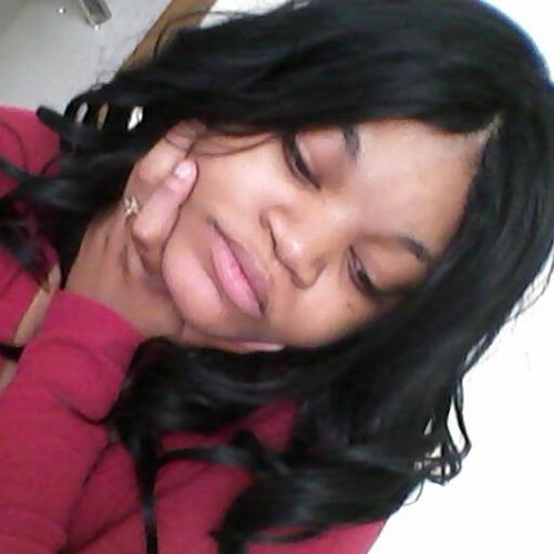 Kissmytwist's profile picture. Its ok to look up to me, but you have no choice but to bow down. #team follow back :)