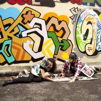 Work It Out music video! http://t.co/sYZkDcJz LIMITED EDITION SIGNED COPIES OF OUR EP http://t.co/X1MM5iw6