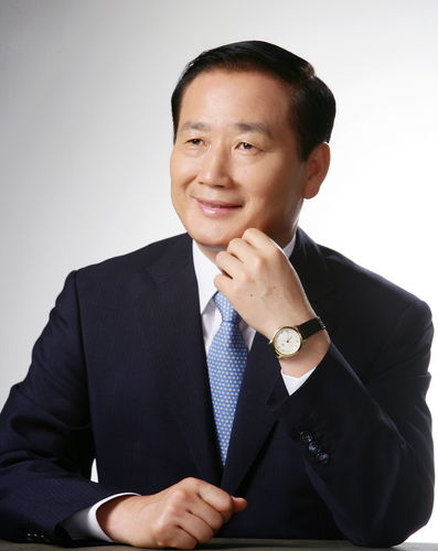 안녕하십니까? 먼저 존경하는 진해주민 여러분들의 애정과 성원에 진심으로 감사드립니다. 앞으로 튼튼한 국방과 안보 태세 확립, 살기 좋은 진해 만들기를 위해 노력할 것을 약속드립니다. 끊임없이 여러분들과 함께 소통하겠습니다. 애정어린 조언과 관심 부탁드립니다.