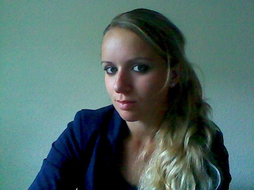 #23 Jaar # blond # blauwe ogen # studeert bedrijfskunde # hobbys, paardrijden # werk bedrijfsleider terstal