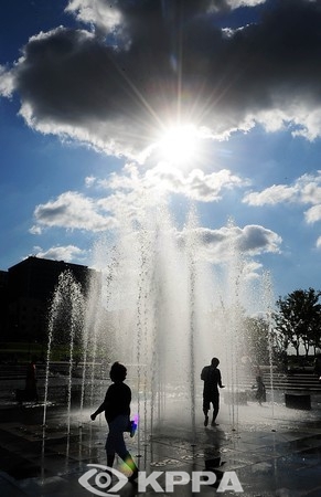 sanghyunny67's profile picture. 오늘 걷지않으면 내일은 뛰어야한다~!!♥ 언제나 오픈마인드! 세상의 중심은 세상이다~?!? ♬ 재테크 / 자동차 / 영화 / 여행 / 낚시 / 요리 (100%)