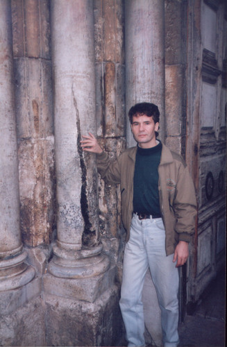 actor-singer, teacher of institute
http://t.co/ZUnzY2wn Facebook alexandr.vakhrushev.5.