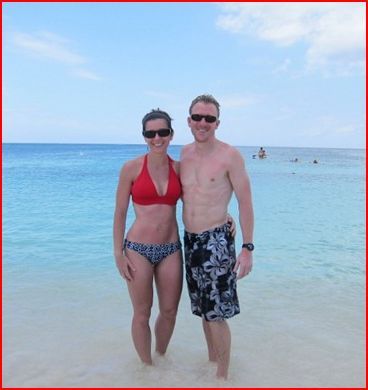 I work online and make a good living. That's how I can always be close to the beach having a great time with loved ones