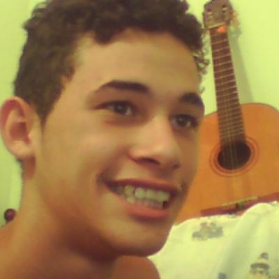 Rock N' Roll, tocar baixo, estudar.