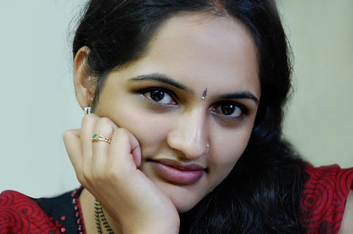 proffession : actress             

basically mangalorian but born n brought up in Coorge.... now setteled in bangalore :)
DOB : 4/07/1985