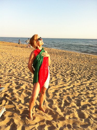 DaniellePennac's profile picture. #bibliotecaria, #romanzi, #cinepatica, #teatro, #nuotatrice Narratrici, siate - maghe - e i libri voleranno direttamente dagli scaffali alle mani del lettore.