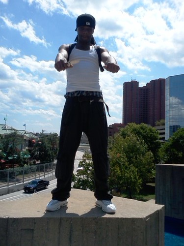 Born in the hard streets of BMORE dilling with the drugs,killing ,i put my fate in songwritten more to come from my book THE FORSAKING RAPPER