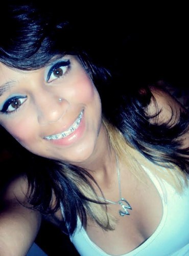 #FãAutentica ♥ .   A cada musica , cada show , cada twitcam . A cada momento que nós fãs , passamos ao seu lado, só aumenta o nosso amor por você. @DALESTEMF