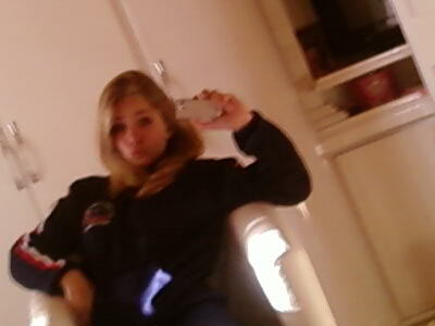 ~ α gαrotiinhα imperfeitα,
αqeelα qeê chorα de dor,
αqeelα qeê ja sofreu poor αmor,
αqeelα qe sαbe se αrrepender ♥