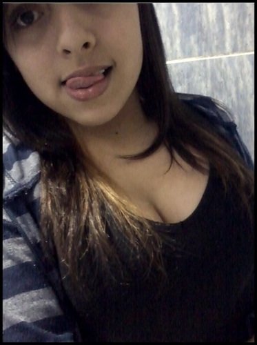 Vooc falaa quee gostaa mais eu sei que ama, a noitee sozinho meeu nome que cê chamaa ♪ Beest' daa @mandinhabest, Maninha da @Naaah_Silva