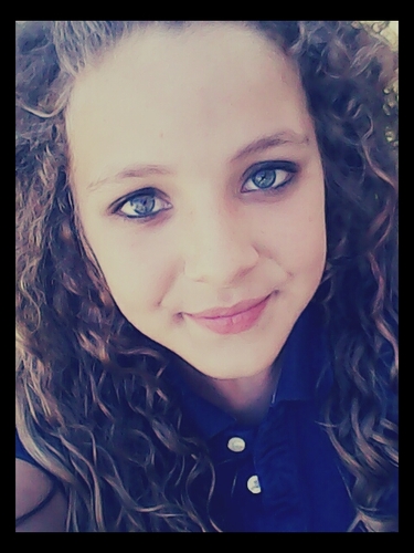 I love my besties;)&&love cheerleading,and boys haha;)
