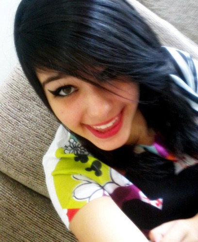 A menina imperfeita, boba, ciumenta, feia, feliz, diva k , e que ama a Restart Problema? hahaha