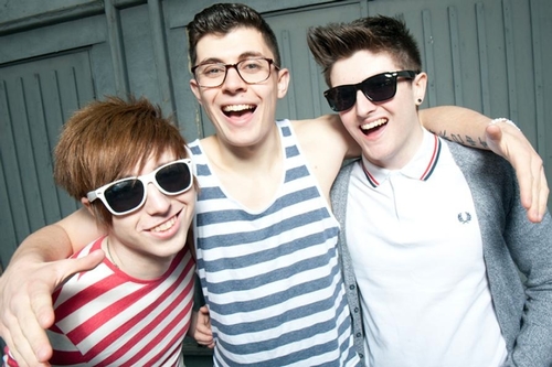New 3 Piece Pop Band. Dream Chasers. All About Having Some Fun. @HuwSwift @JonathanGlennon @JonnyMarenghi http://t.co/BR7xHW7n3W
