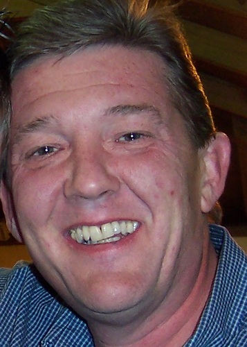 Notts County F.C. fan, keen golfer/instructor, poker player, ornithologist and photographer.