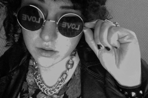 neonskiboots's profile picture. i'm addicted to grapefruit and techno music