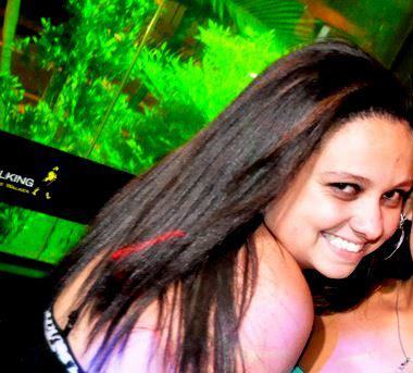 Usa e abusa, de tequila tá maluca,Sabe que é gostosa,E do charme ela desfruta ♪♫  '
Confi da @Maria_Arrighi '