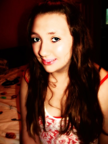 Hey my names ally, follow me and i'll follow you back!!:)