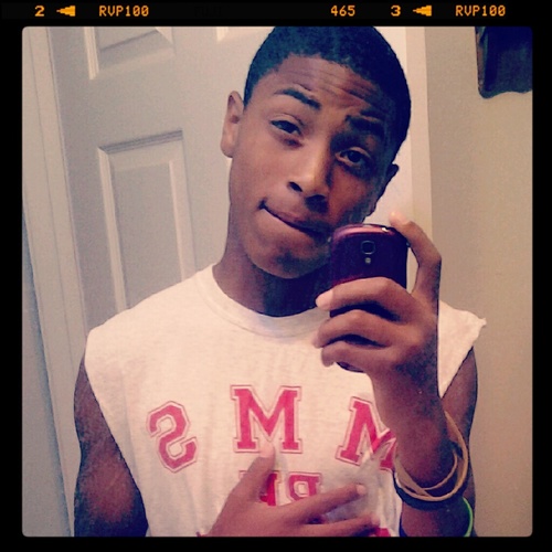 #TeamFootballStar,#TeamBasketballPlayer,#TeamLightSkin.
