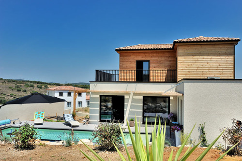 PME Dynamique, Constructeur de maisons individuelles à ossature bois basé à Nîmes et réalisant des chantiers dans tous le sud-est et l'Ile de France