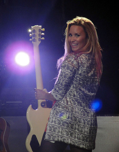 I Support Demi till the end Taylor Swift Safed My Life @carlyraejepsen followed me