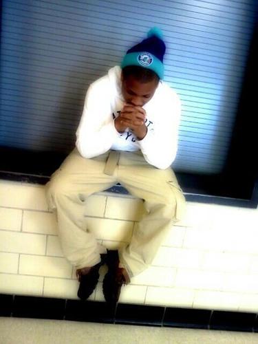 Hi_ImSMUT's profile picture. 