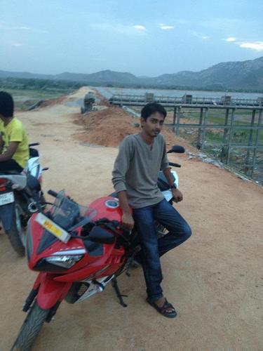 vivekmada's profile picture. 